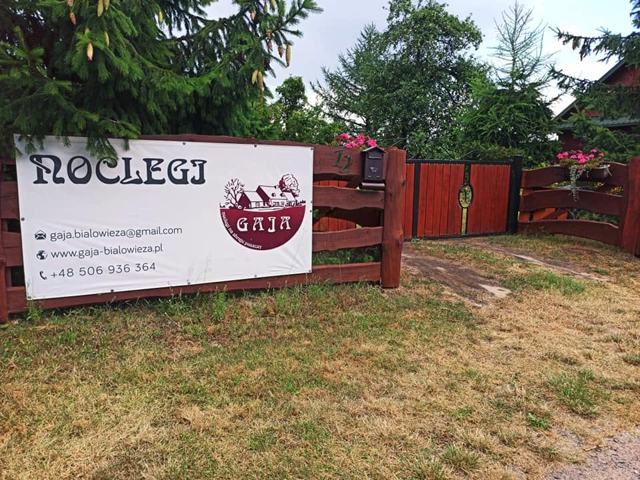 Wejście na posesję – dom wakacyjny Gaja, Puszcza Białowieska
